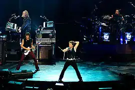 Photographie de Bon Jovi en concert en 2007.