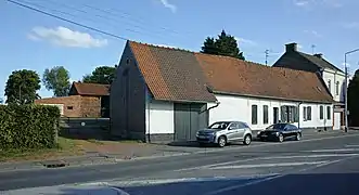 Ferme, 1224 avenue du Général de Gaulle.