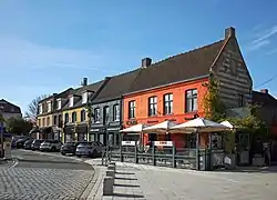 Rang de maisons, 28 à 36 place de l'Abbé Bonpain.