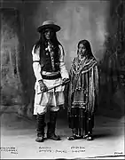 Bonie Tela, San Carlos Apache, et Hattie Tom, chiricahua apache.