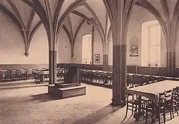 Photo noir et blanc datant des années 1930 de la salle capitulaire, construite au XIIIe siècle.