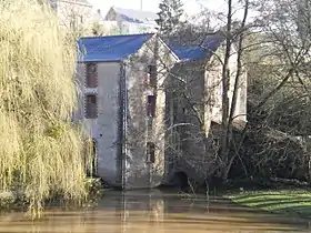 Moulin à eau sur l'Erdre à Bonnœuvre (Vallons-de-l'Erdre)