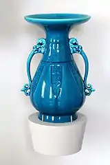 Vase.