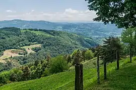 La vallée de la Boralde à Saint-Chély-d'Aubrac, dans le nord-est.