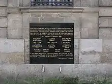 Plaque commémorative sur la façade du lycée Montaigne, à Bordeaux