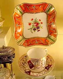 Coupe et tasse en porcelaine de Bordeaux, 1787-1790.