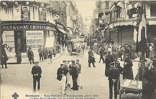 Rue Sainte-Catherine lors des fêtes fédérales et présidentielles en avril 1905.