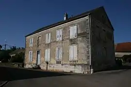 Ancienne mairie-école.