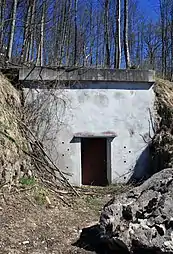 Entrée du bunker de Martin Bormann en 2008.