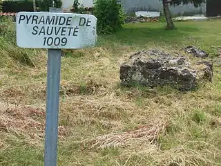 Vestige de la borne de Cadette, proche de l'avenue des Castors