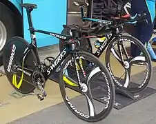 Vélos de contre-la-montre Specialized SHIV lors du Tour de Belgique 2015.