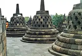 Stûpas ajourés à Borobudur.