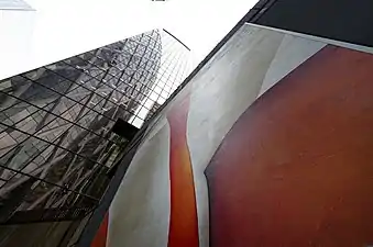 Art public par l'artiste Guillaume Bottazzi réalisé en 2015 à Paris La Défense, 6 tableaux de 6 mètres par 6 mètres