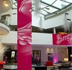 Installation de l'artiste Guillaume Bottazzi dans le lobby de l'hôtel Brussels Sofitel Europe