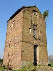 Photographie de la tour en briques constituant le chevalement de la fosse Saint-Quentin de la Compagnie de Bouchain.