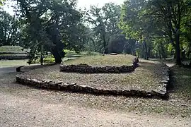 Tumulus E, vue depuis le nord.