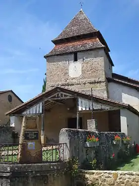 Église et balise du pèlerinage de Saint-Jacques-de-Compostelle