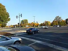 Intersection des boulevards Jacques-Cartier et Roland-Therrien.