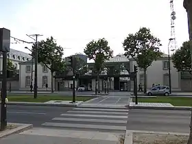 141, boulevard Mortier (Direction générale de la Sécurité extérieure).