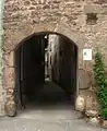 Une des anciennes portes secondaires.