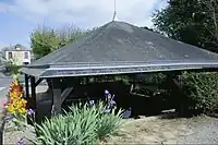 Le lavoir proche de la mairie.