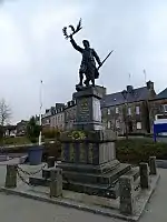 Le Poilu victorieux (monument aux morts)