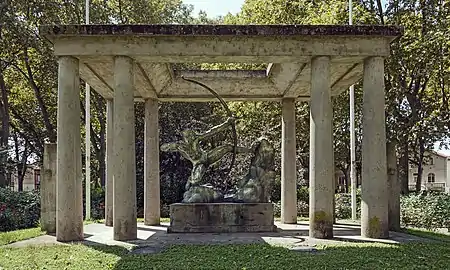 Monument aux sportifs morts en 1914-1918 à Toulouse : l’Héraklès archer.