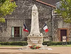 Le monument aux morts de Bourg-Saint-Bernard