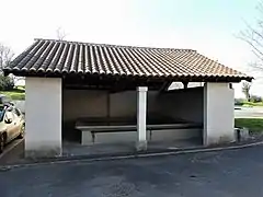 Lavoir à côté de la mairie.