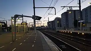 Voie 2 vers Paris tôt le matin.