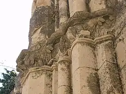 Chapiteau de l'église de la trinité.