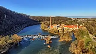 La papeterie et son barrage sur le Doubs.