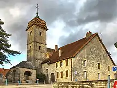 L'église et le presbytère.