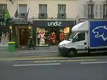 Une façade de boutique Undiz.