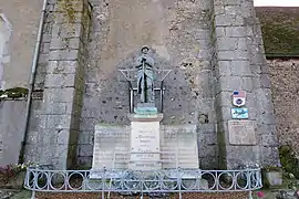 Monument aux morts adossé à l'église Saint-Chéron.