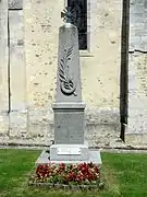Monument aux morts, près de l'église.