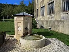Fontaine-abreuvoir