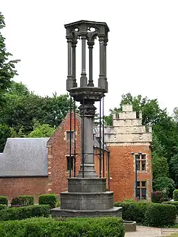 Le pilori de Braine-le-Château et sa lanterne.