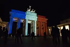 Illumination en solidarité avec la France, après les attentats du 13 novembre 2015 en France.