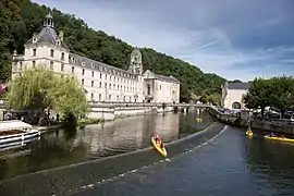 L'abbaye Saint-Pierre et la Dronne