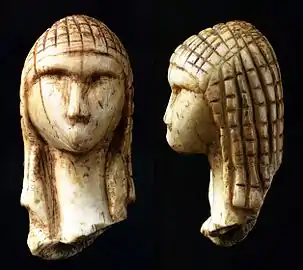 Dame de Brassempouy, fragment de statuette en ivoire daté du Paléolithique supérieur (Gravettien (- 29 / - 22 000 BP)