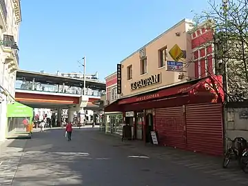 Brasserie du Cadran et viaduc de la gare de Colombes (2017)