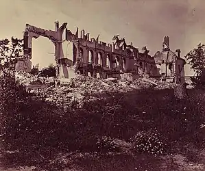 Ruines du château d'Avron après la Guerre de 1870