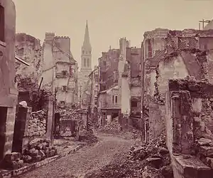 Rue de l'église à Saint-Cloud.