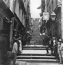 L'escalier casse-cou vers 1870, par Louis-Prudent Vallée.