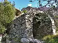 Casun au-dessus de Breil-sur-Roya. Casùn désigne une maison de campagne, on y faisait sécher les châtaignes.