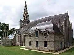 La chapelle Notre-Dame de Kerdévot : façade sud.