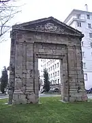 Porte de l'ancien séminaire de Brest (XVIIIe siècle) devenu école des mécaniciens puis caserne Guépin.