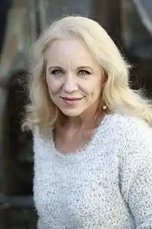 Brett Butler interprète Tammy