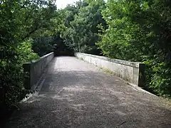 Ancienne emprise ferroviaire au niveau du pont sur l'Odon